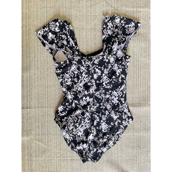 Kenneth Cole Black & White Abstract Print One-Piece Swimsuit Size Small - Picture 2 of 3